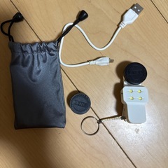 ゲーミングキーボード、スマホ望遠レンズ、USBケーブル他の画像