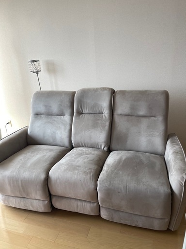 大人気リクライニング電動ソファー　　USBポート左右にあり