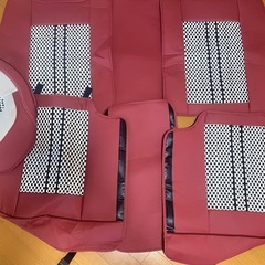 ユニバーサルフィットシートカバー全席フィット4人乗り新品の画像