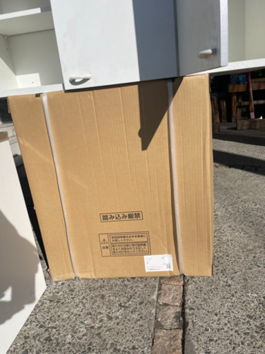 キッチンシンク　流し台とコンロ台とキャビネットとレンジフード