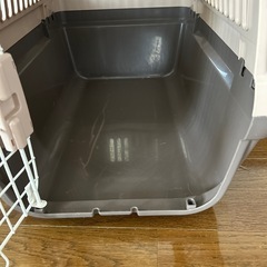 ペットキャリー、ゲージ
の画像