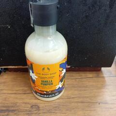 THE BODY SHOP  ボディシャンプー