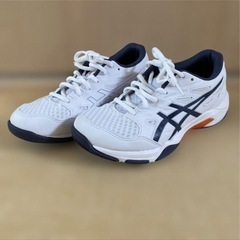 asics バレーボールシューズ　試着のみ使用　箱無し　美品