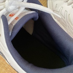 asics バレーボールシューズ　試着のみ使用　箱無し　美品の画像