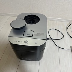 【中古/破損あり】 [山善] スチームキューブ 加熱式 加湿器 上部給水方式 (最大加湿 600ml) (タンク容量2.8L) (木造約10畳/プレハブ洋室約17畳) (着脱式タンク) ブラックKSF-K282(B）の画像