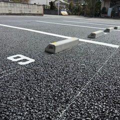 アスファルト舗装/駐車場/外構/雑草