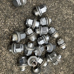 トヨタ純正タイヤ＆ホイル17インチ4本ナット付きの画像