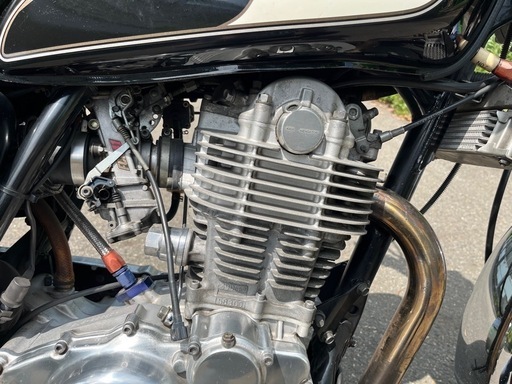 SR500 FCR41キャブ　ヨシムラマフラー　ブレンボ４ポット　オイルクーラー SR500 FCR41キャブヨシムラマフラーブレンボ4ポットオイルクーラー