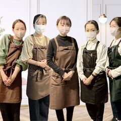 【オープニング・アイデザイナー】月給23万円～月給36万以上☆日曜定休でプライベート充実☆早番18時迄☆厚生年金加入で将来も安心☆少人数アットホームサロンで働きやすい☆駅チカで通勤便利☆の画像