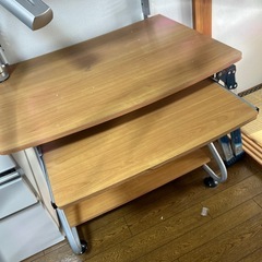 デスクテーブルの画像