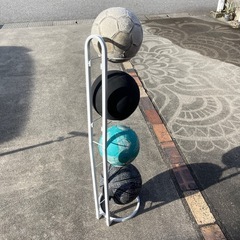 ボール収納ラックの画像