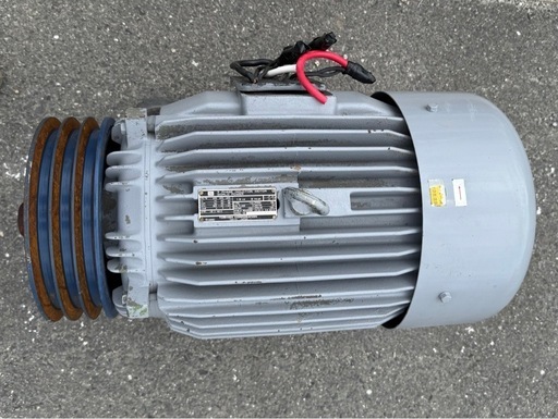 東芝　TOSHIBA トウシバ　全閉モーター　モーター　FBK TIKK 三相200v 15kw 6p シャフト約48mm 重さ100kg超