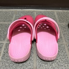 クロックス　ピンク　16cmの画像
