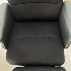 店頭引き渡し 中古 パーソナルチェア １人掛けソファ オットマン付き イス  メッシュの画像