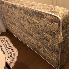 木枠付き　シングルベッドの画像