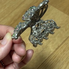 蝶型ヘアクリップ カラフルストーン付きの画像