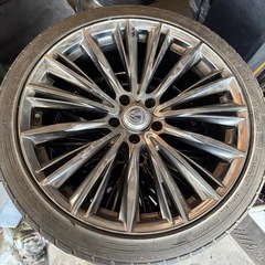 STRATAGIA  VOUGE 245/40zr20 ハリアー
 の画像