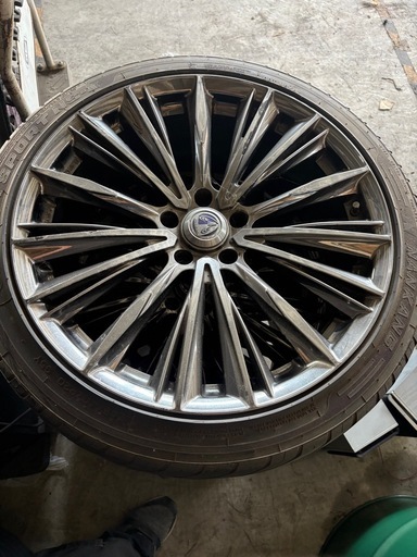 STRATAGIA  VOUGE 245/40zr20 ハリアー
 