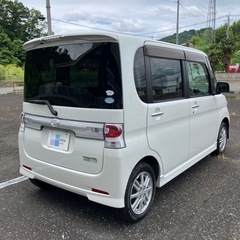 ダイハツ/タントカスタム　白　車検2年付の画像
