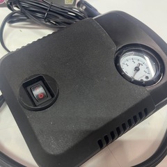 ニューレイトン エマーソン DC12V ミニ エアーコンプレッサー EM-242 シガーソケット接続タイプ アダプター4種付属 恐らく未使用 動作品 ①の画像
