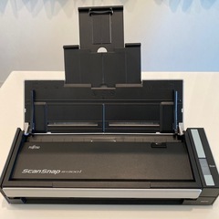 Fujitsu ScanSnap S1300i ポータブルスキャナーの画像