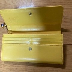 ハンドメイドビーズ紐、美品黄色の長財布の画像