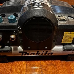 美品　コンプレッサー【マキタ AC220N（60Hz）】の画像