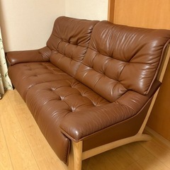 カリモク　シングルソファー　花梨　中古断捨離処分品 引き取り１万円引き カリモク シングルソファー 花梨 中古断捨離処分品 引き取り1万