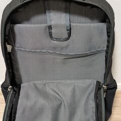 ドイター ギガ フラット ビジネスデイパック リュック ブラック 22L deuter Giga Flatの画像