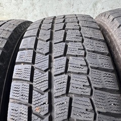 バリ山　DUNLOP ダンロップ　WM02 195/65R15 スタッドレス　タイヤ　2021年製　15インチ　セレナ　ボクシー　などの画像