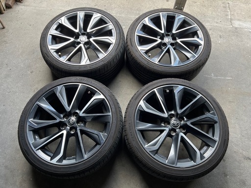 カローラスポーツ純正18インチホイール〔タイヤ付き〕