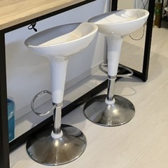 ハイチェア2つの画像