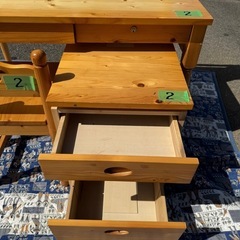 値引しました✴︎学習木製机セット(中古)美品！✴︎No.2の画像