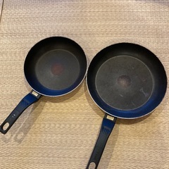 T-fal　フライパン大小　くっつきやすくなっていますの画像