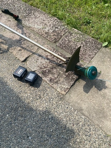 マキタ バッテリー　充電式　草刈機　ナイロンコード　mur182ud