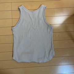 GU ノースリーブの画像