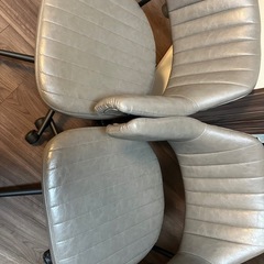 【おしゃれなオフィスチェア】ニトリ 回転キャスター付き 椅子（2...