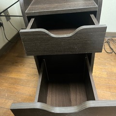 【引越しのため手放し】　パソコンデスク・キャスター付きチェスト を販売いたします！の画像