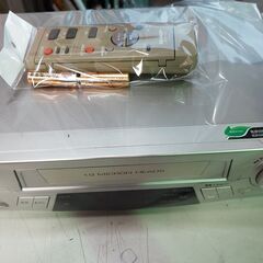 ジャングル×2 和泉大型良品館 SHARP ビデオデッキ VHS...