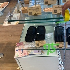 【格安】ガラス製什器ディスプレイテーブル（3段・収納台付き）の画像