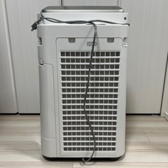 美品 ,シャープ 加湿 空気清浄機 プラズマクラスター 7000 空気清浄 23畳 ホワイト タンク容量 約2.5L/加湿量500mLの画像