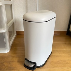 無料❗️ペダルゴミ箱