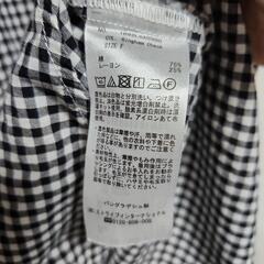 チェックブラウスの画像