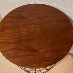 【コンセント付き】ワイヤースチールテーブルの画像