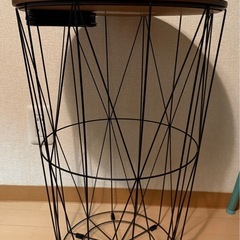 【コンセント付き】ワイヤースチールテーブルの画像