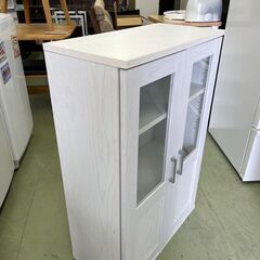 【リサイクルショップ ピカソ 小松原】🪟✨【白の美品！ガラス扉キャビネット】✨清潔感＆収納力バッチリ🌿★7288★の画像