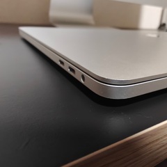 タッチバー搭載MacBook Pro 2016の画像
