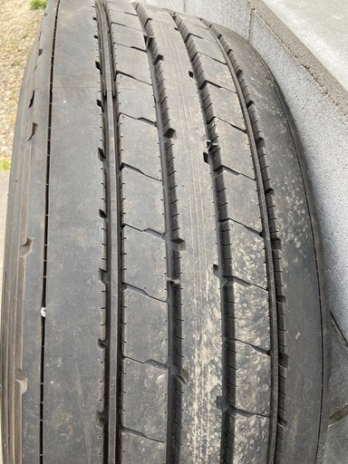 BRIDCESTONE(ブリジストン)新車外し 295/70R22.5R173