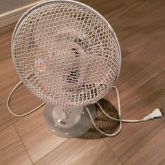 ジャンクです　ミニ扇風機山善