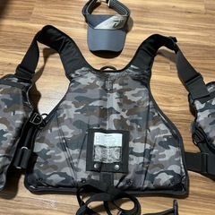 Daiwa カモフラージュ フィッシングベスト DF-6406 & サンバイザーの画像